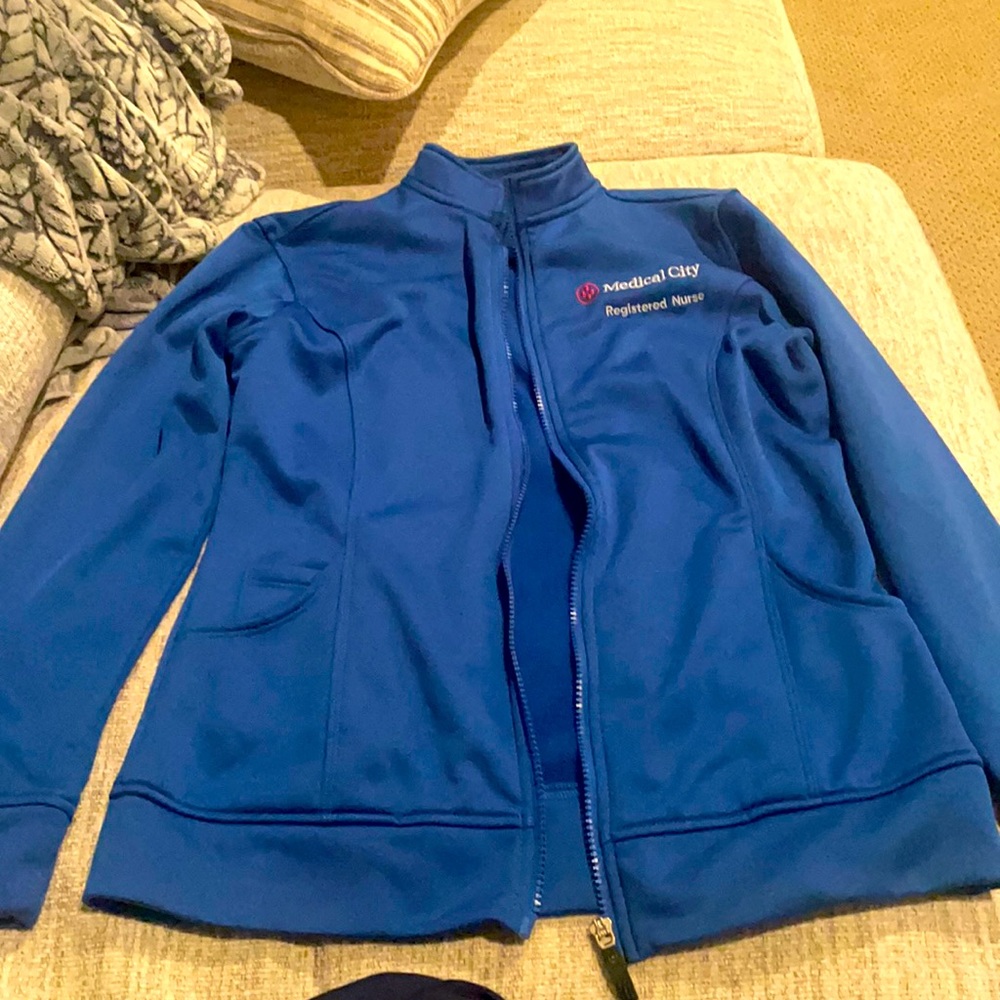 Medical city urban performance scrub jacket XSM